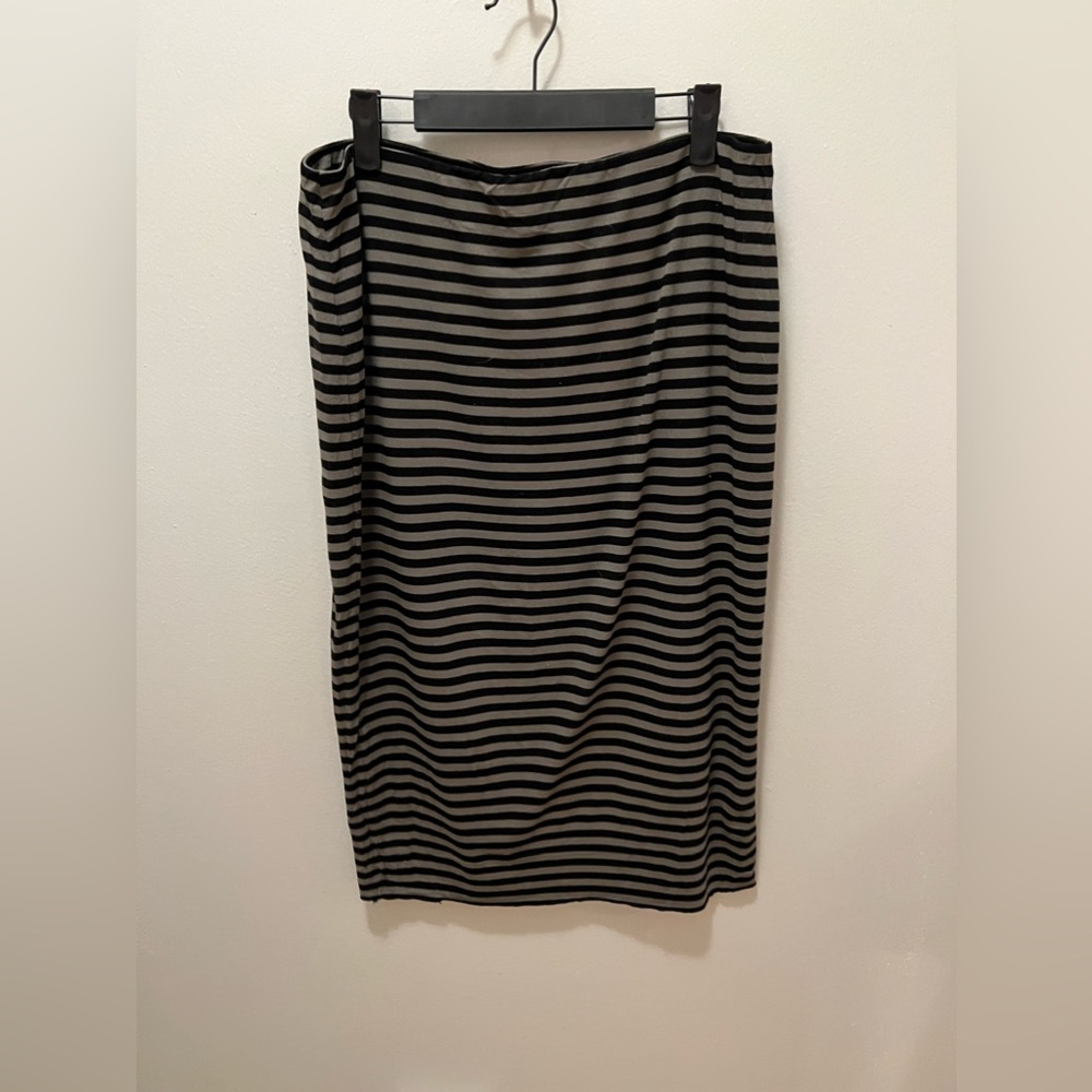 Vince Camuto stretchy pencil skirt black/army green stripes